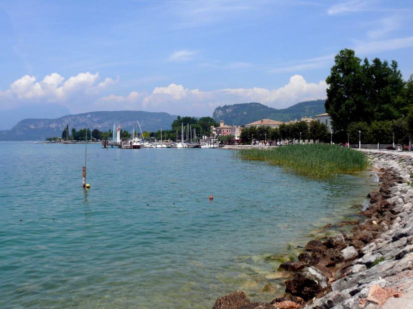(Blick auf den Gardasee mit Bardolino